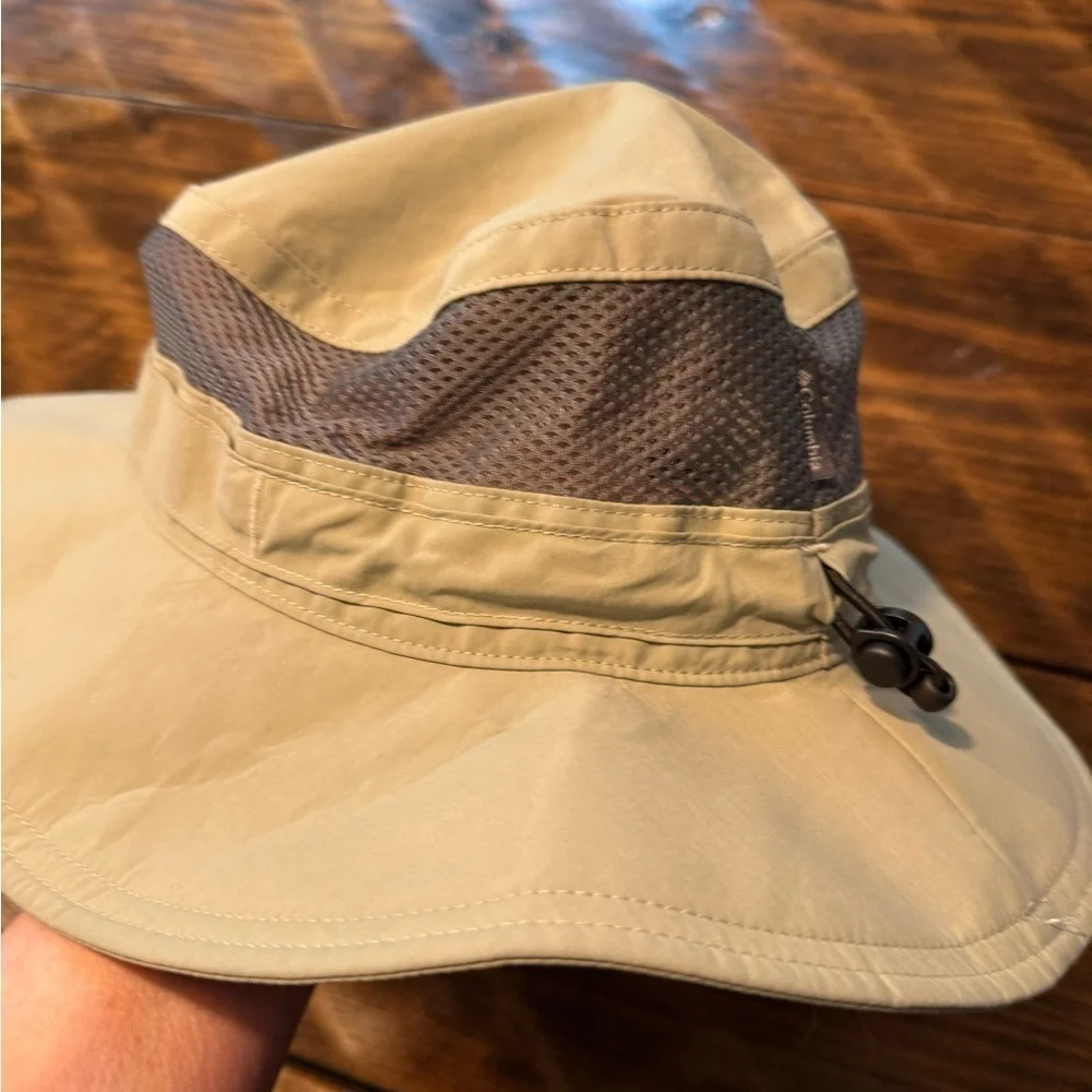 Columbia Sun Hat Unisex One Size Tan Floppy String Vented Mesh Outdoor Fishing